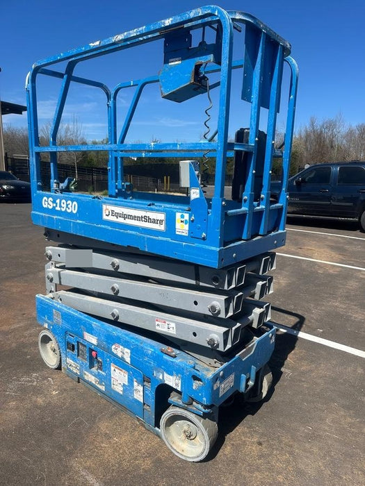 2019 Genie GS-1930 Fixed rails with chain Entry