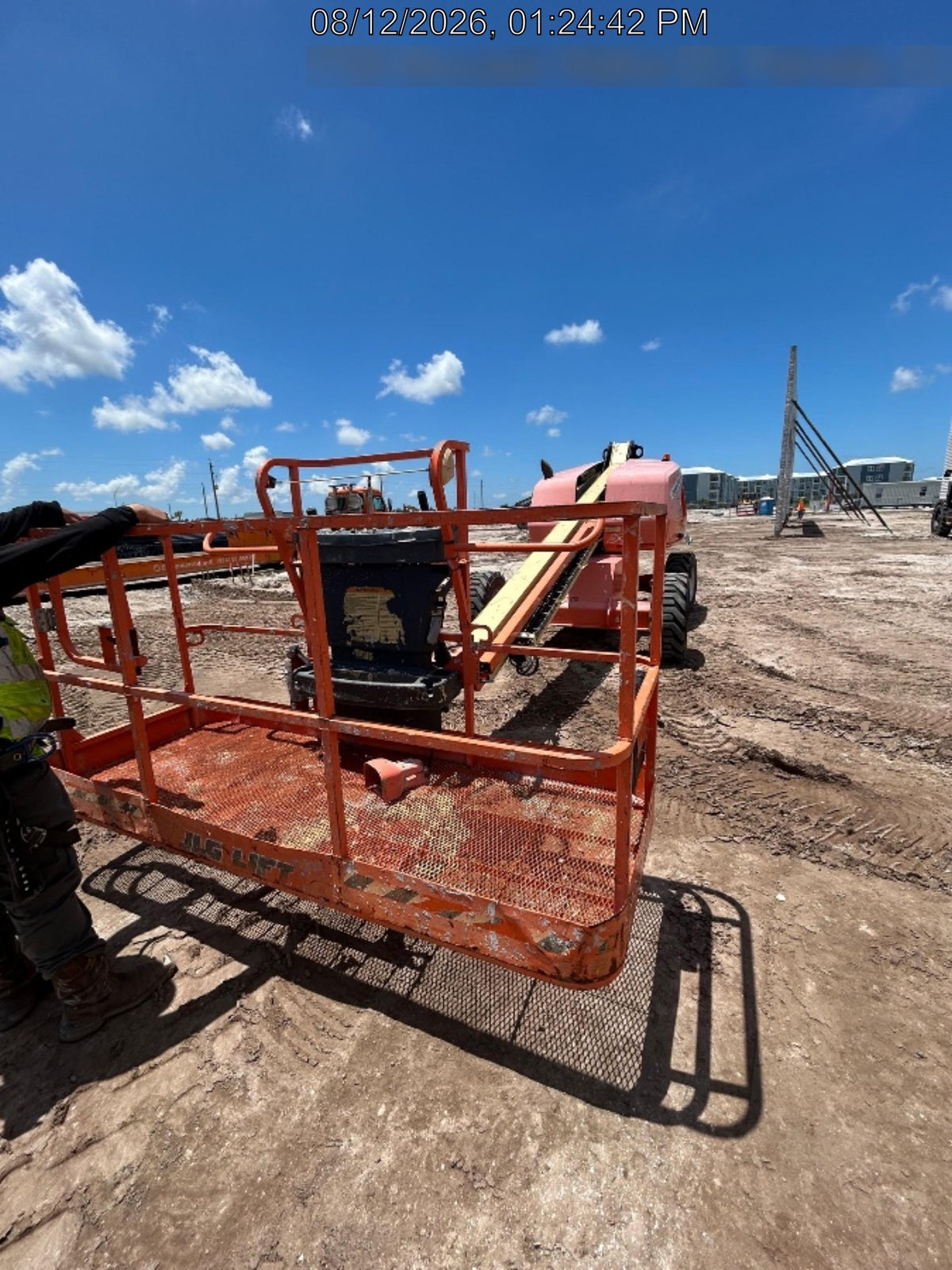 2021 JLG 400S