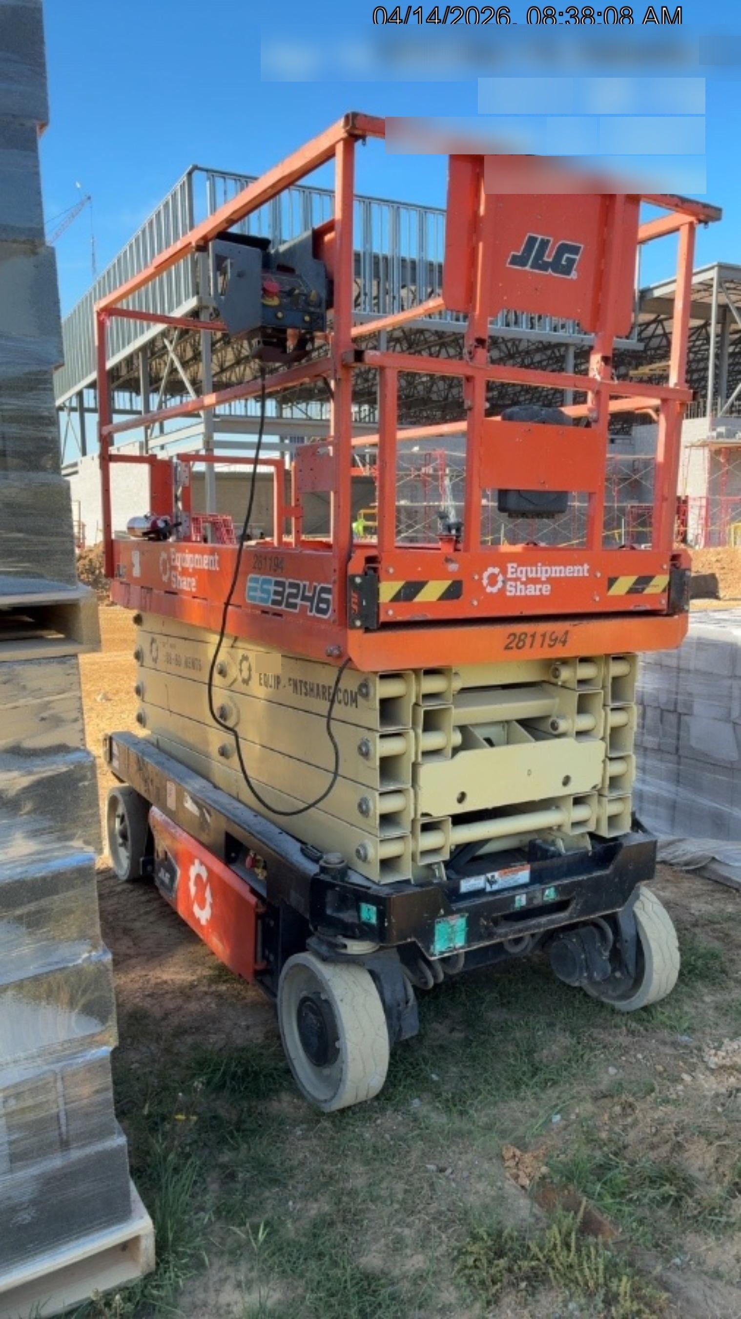 2022 JLG ES3246