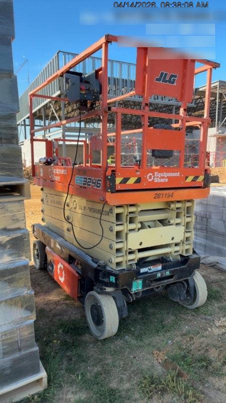 2022 JLG ES3246