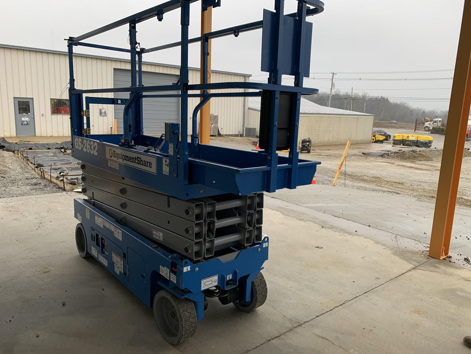 2020 Genie GS-2632 Solid NM Tires, Folding Rails with Half-Height Swing Gate, Beacon