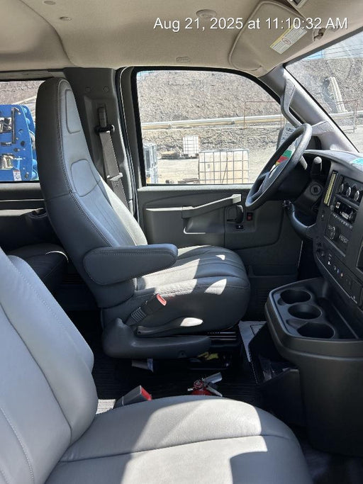 2025 CHEVROLET Express Van - Rental