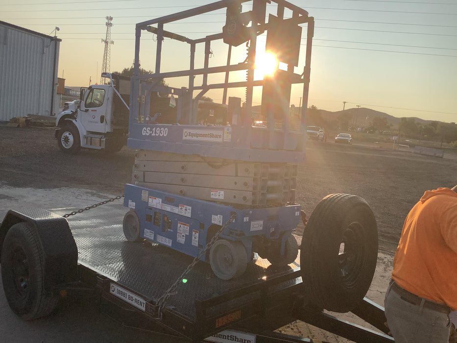 2020 Genie GS-1930 Solid Non Marking Tires, Beacon, Folding rails with half height swing gate