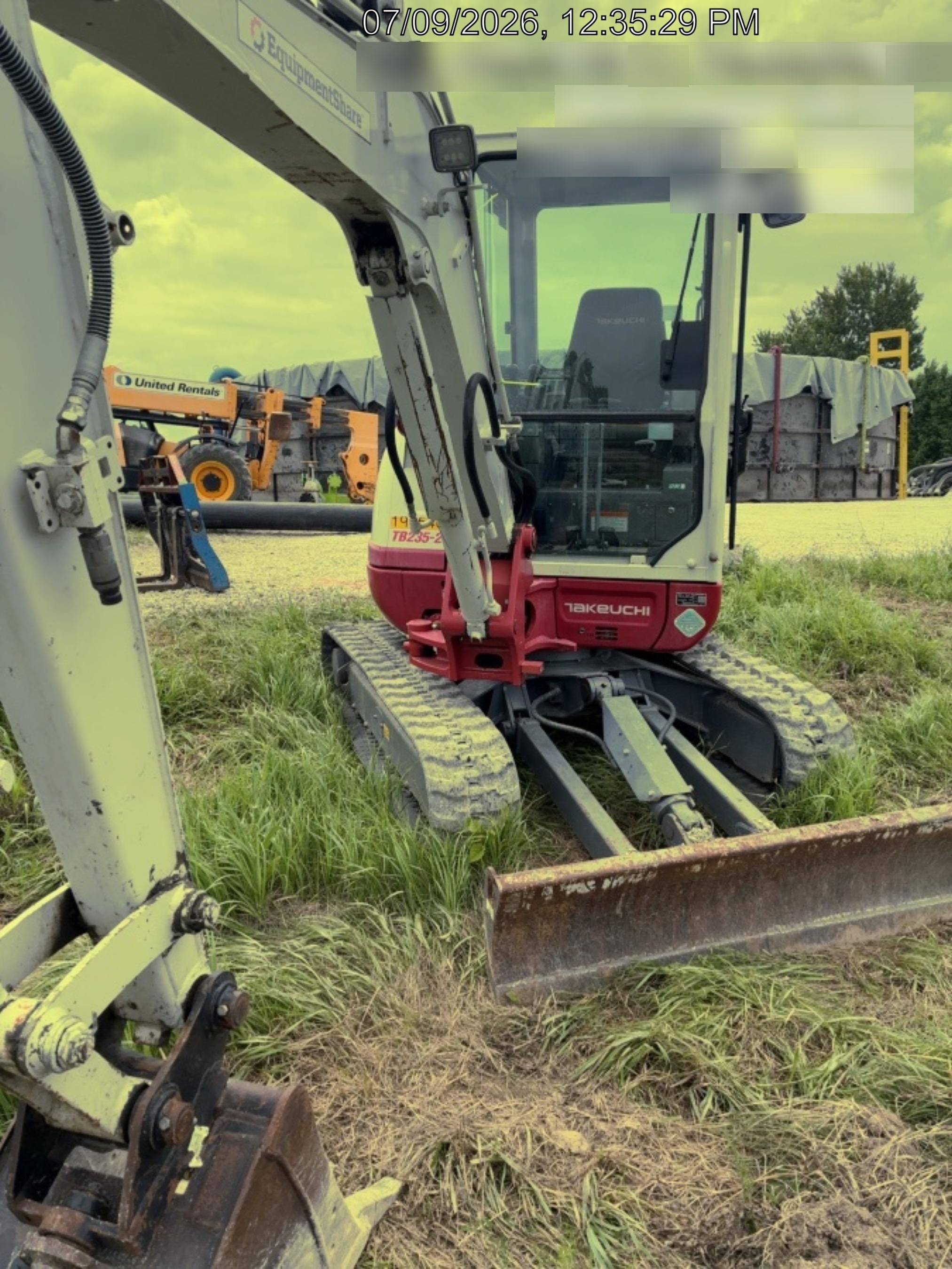2021 TAKEUCHI TB235-2CR