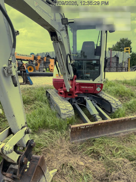 2021 TAKEUCHI TB235-2CR