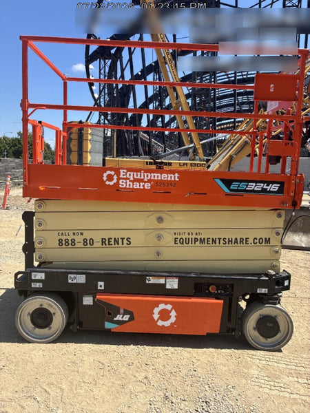 2025 JLG ES3246