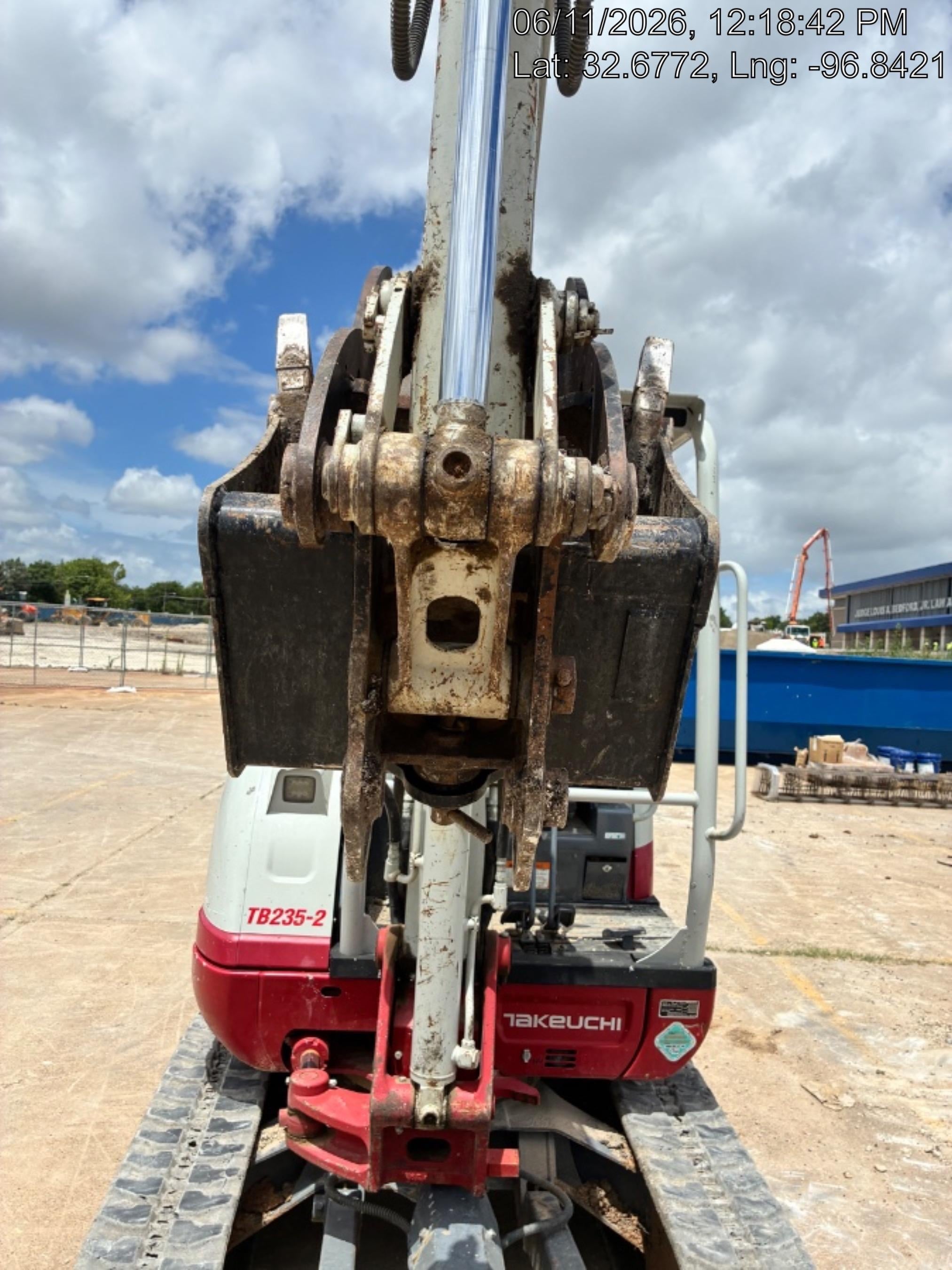 2021 TAKEUCHI TB235-2R