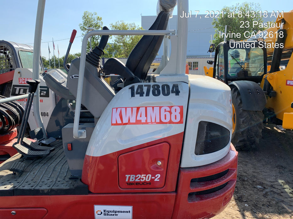 2021 TAKEUCHI TB250-2