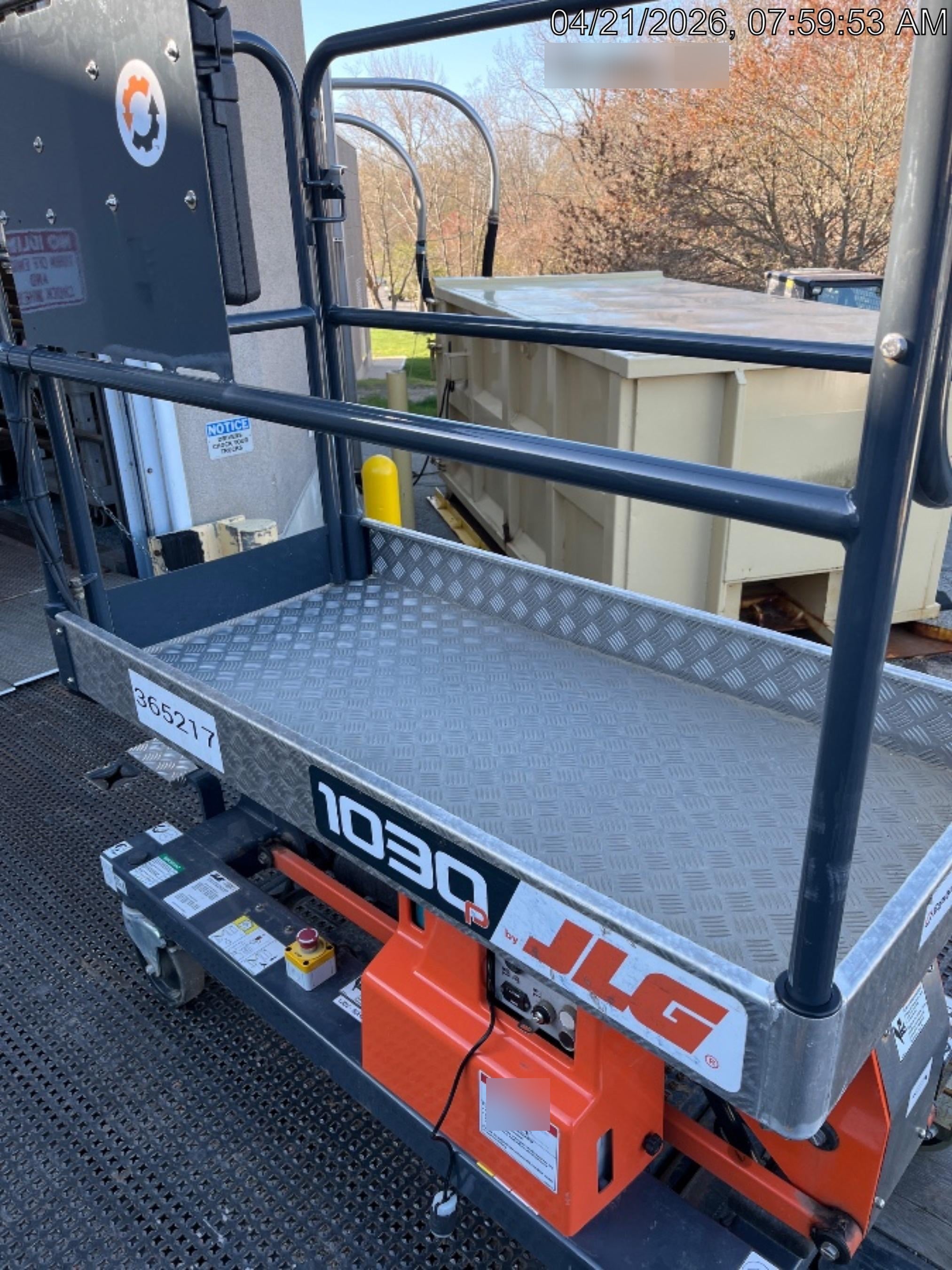 2023 JLG 1030P