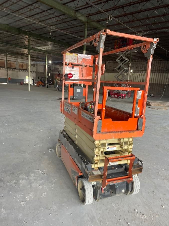 2022 JLG ES1932