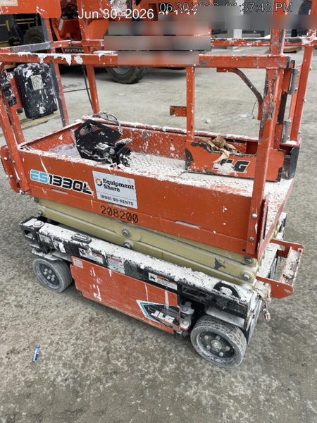 2022 JLG ES1330L