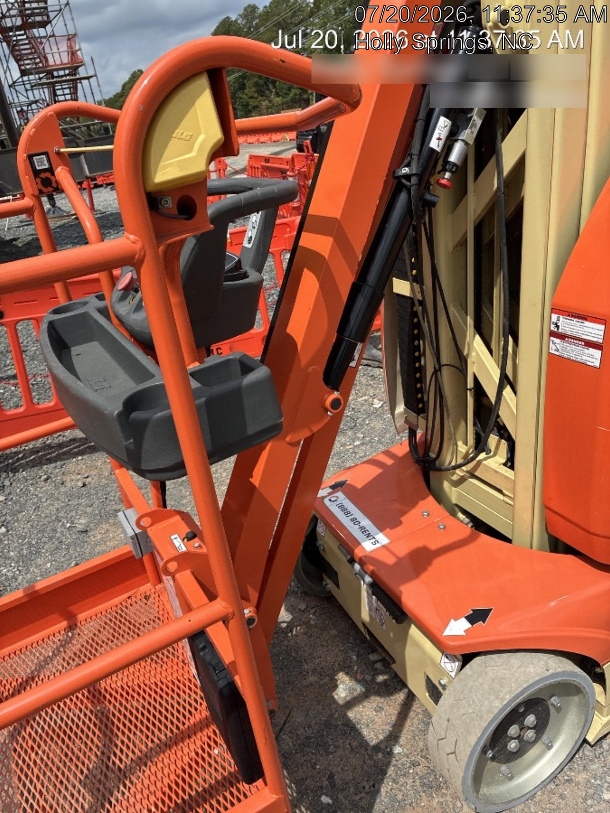 2022 JLG 26E