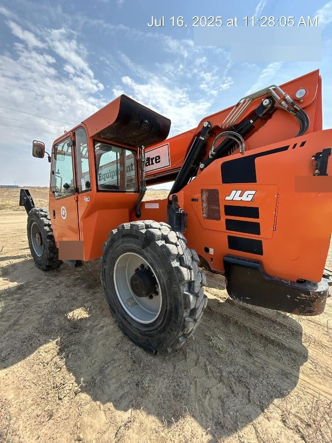 2020 Skytrak 10054 Cab/Heat/Air, Solid Tires, Work Lights, Beacon, Aux Hydraulics, Back up Alarm, Lifting Eye, ES Decals