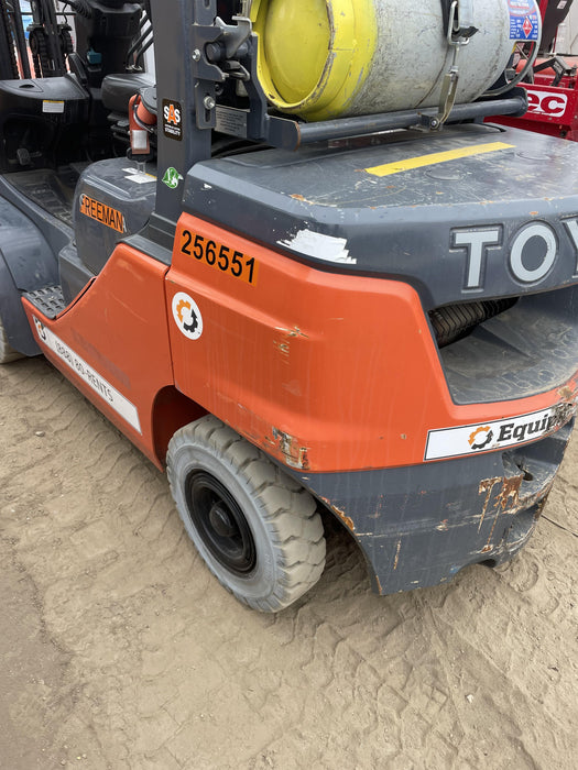 2022 TOYOTA 8FGU25 LP w/ Scale