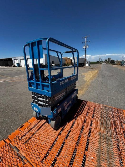 2020 Genie GS-1930 Fixed rails with chain entry gate - Pre A92.20