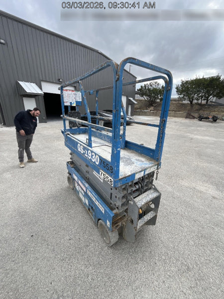 2017 Genie GS-1930 Genie GS-1930 Lift w/Fixed Rail and Chain Entry