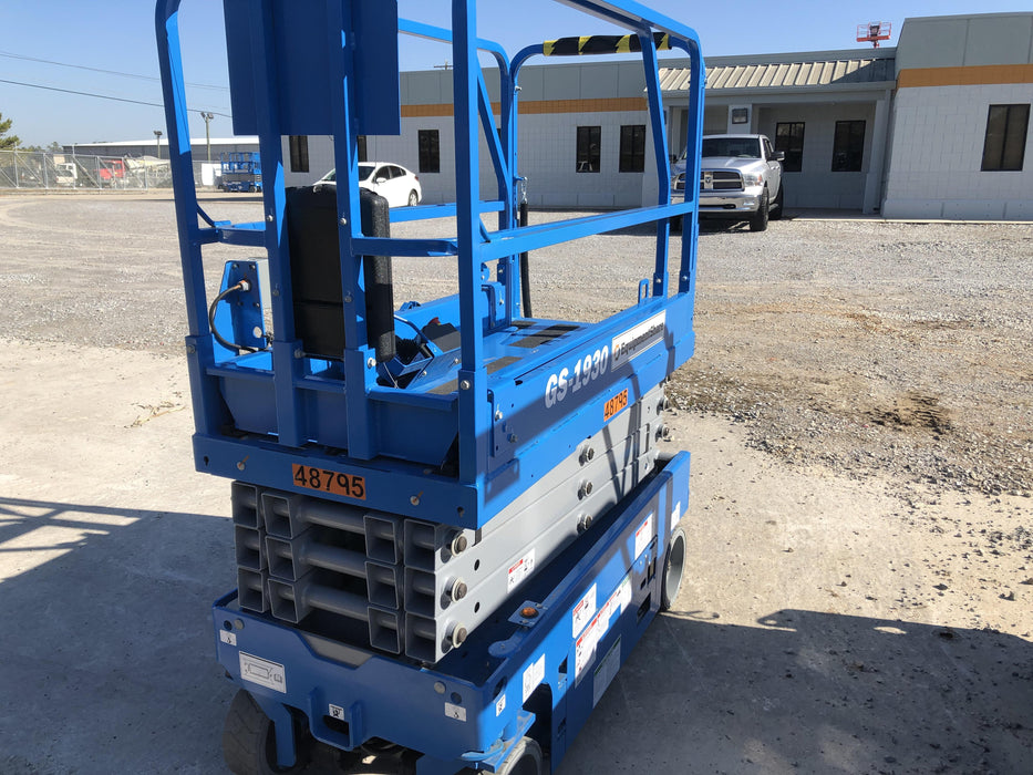 2019 Genie GS-1930 Fixed Rails with Chain Entry