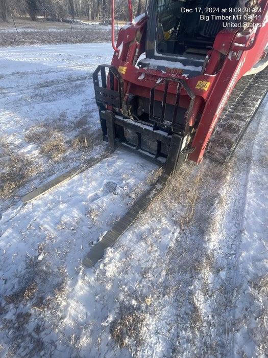 2022 TAKEUCHI 48" Pallet Forks - Takeuchi