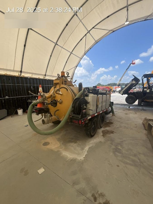 2023 VAC-TRON LP573XDT