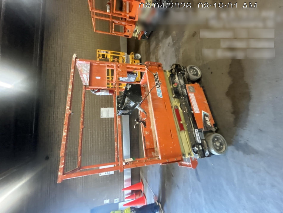 2021 JLG ES1330L