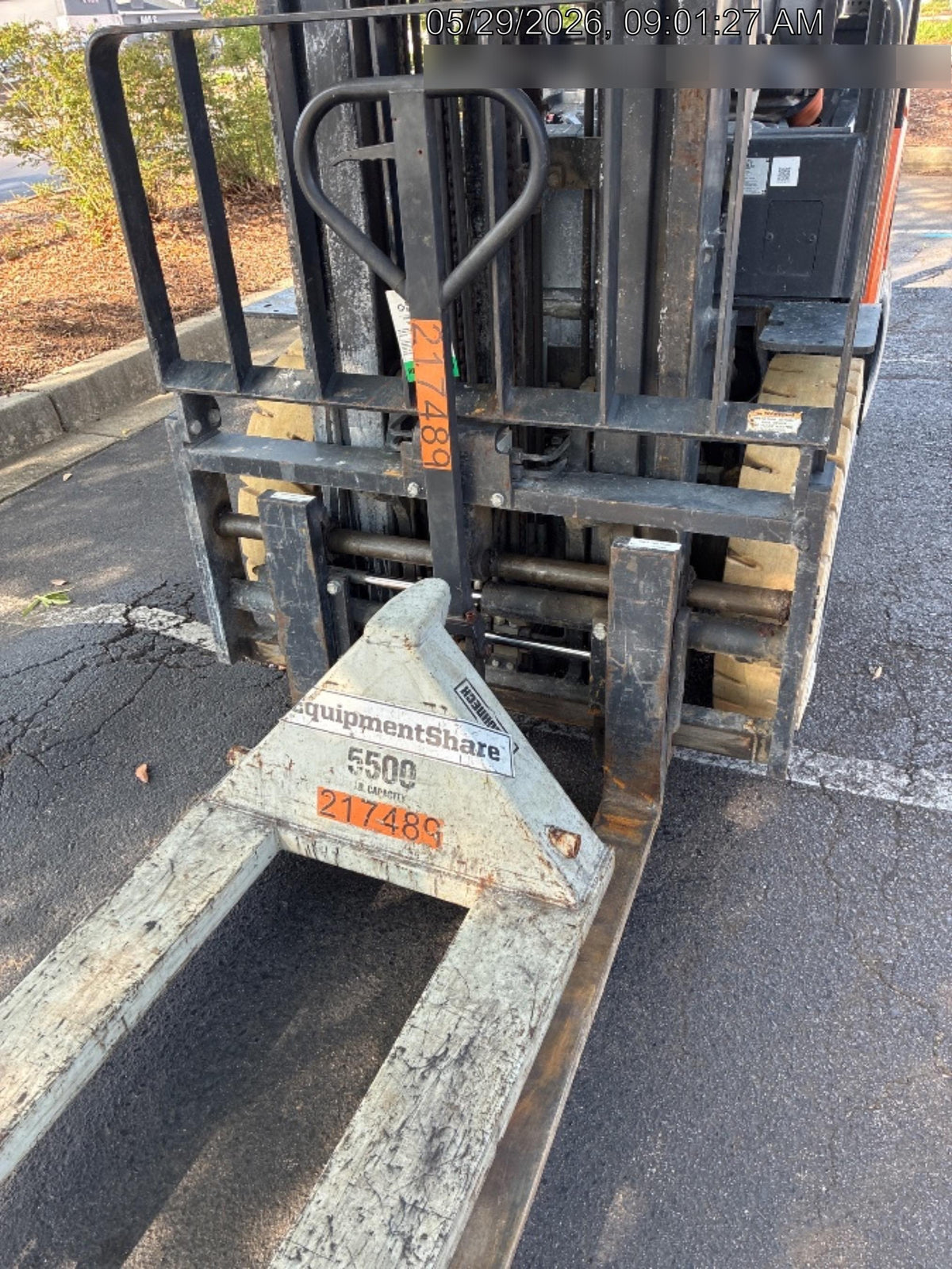 2022 ROUGHNECK 5,500lb Manual Pallet Jack - Roughneck