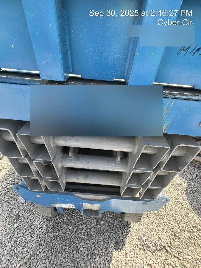 2019 Genie GS-2632 Folding rails with half height swing gate