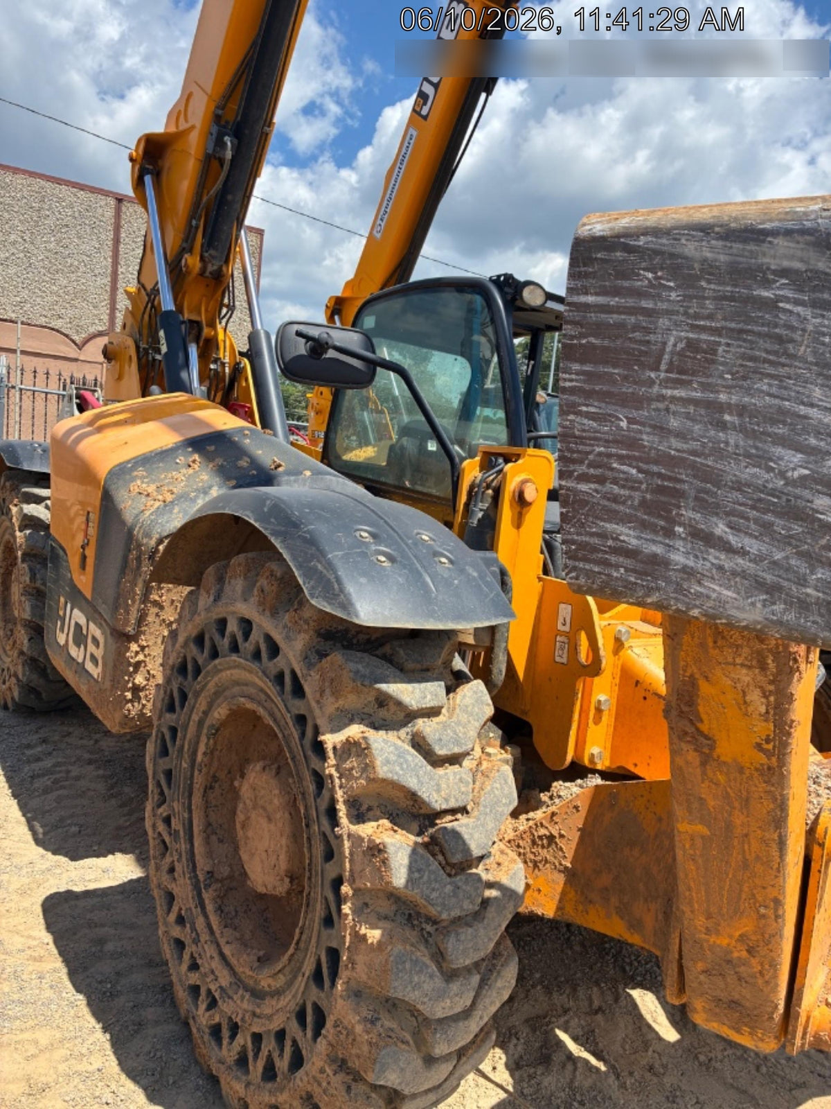 2019 JCB 512-56 Canopy, 109 HP, Solid Tires, STD Worklight, Beacon, Aux Hydraulics, Lifting Eye, Back up Alarm w/66" Carriage/60" Forks