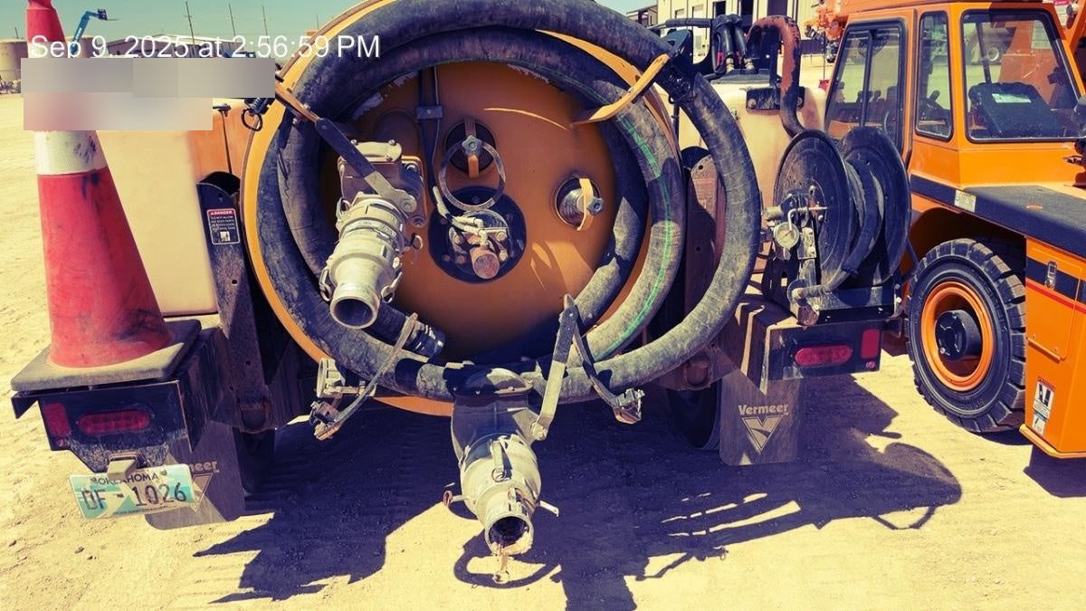 2023 VAC-TRON LP573XDT