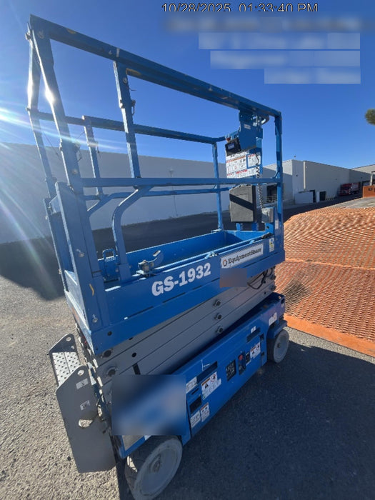 2021 GENIE GS-1932