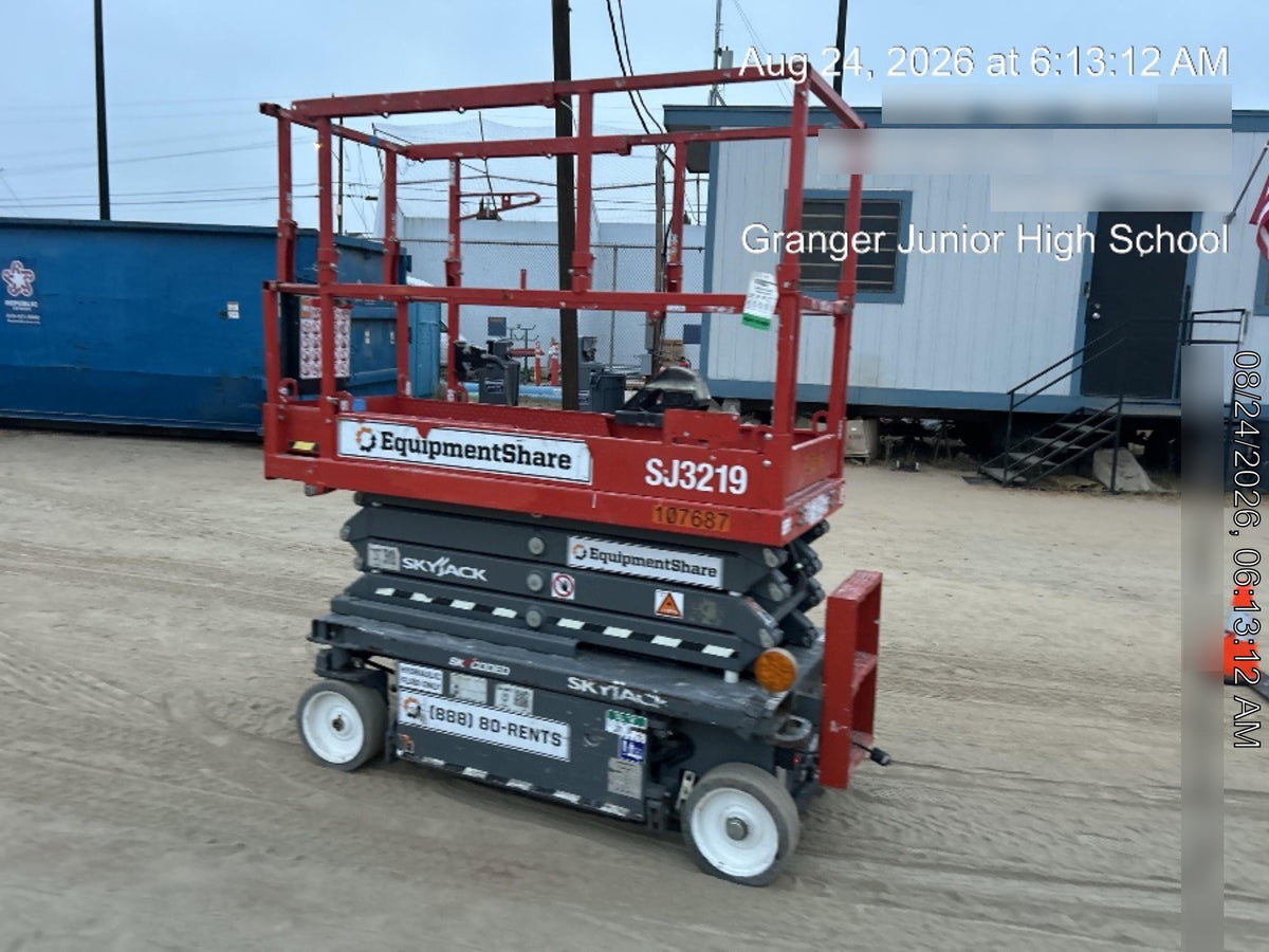 2020 Skyjack SJIII-3219 Solid NM Tires, Half height spring hinged entry gate, Dual Beacons, 800W Inverter