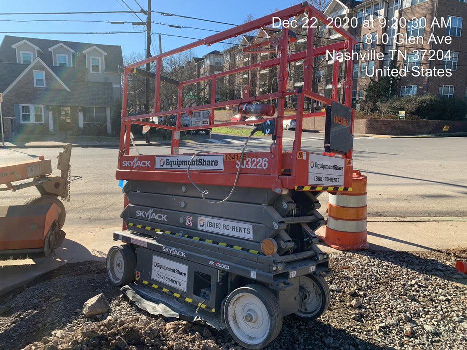 2020 Skyjack SJIII-3226 Solid NM Tires, Half height spring hinged entry gate, Dual Beacons