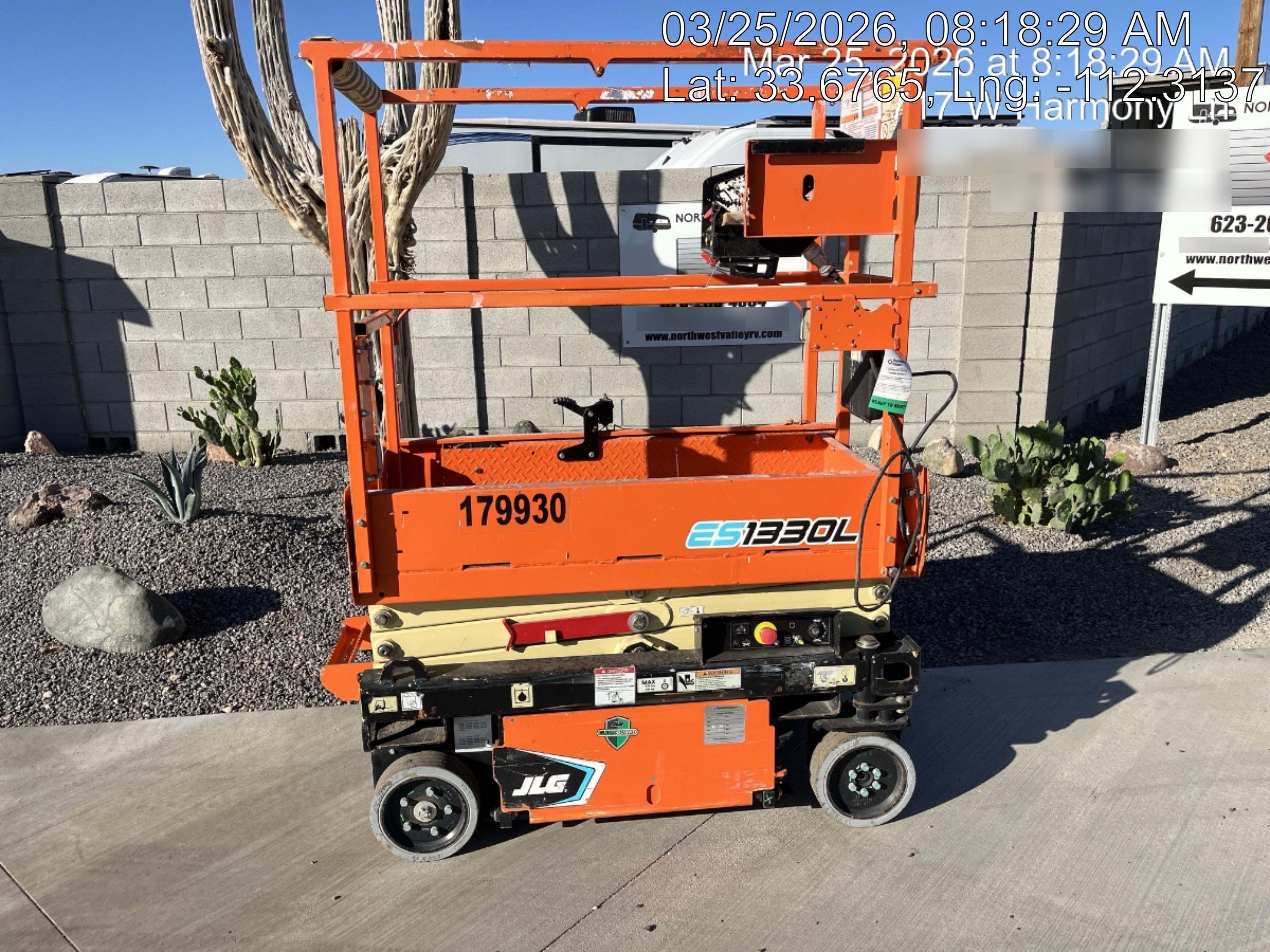 2021 JLG ES1330L