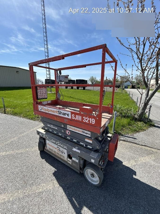 2018 Skyjack SJIII-3219 Skyjack SJIII3219 Scissor Lift w/Trojan Batteries
