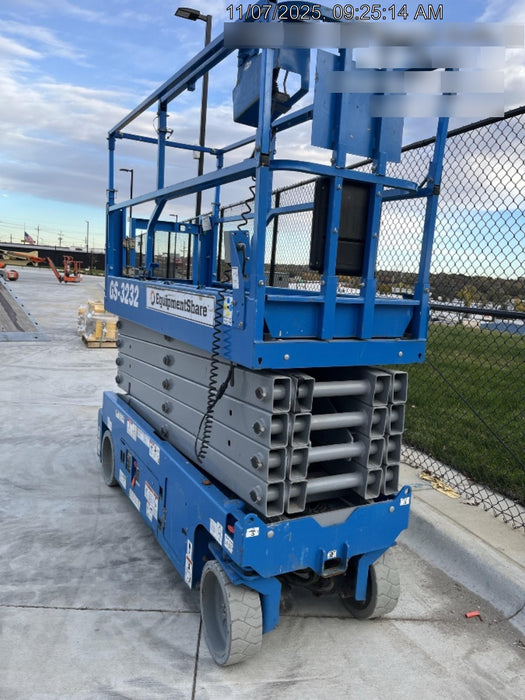 2020 Genie GS-3232 Standard, Folding half height swing gate, 800W Inverter