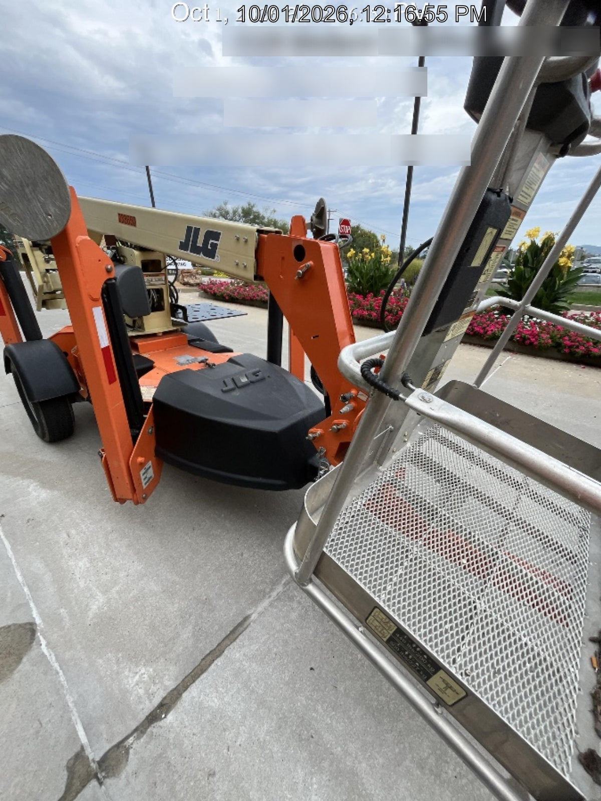 2022 JLG T350