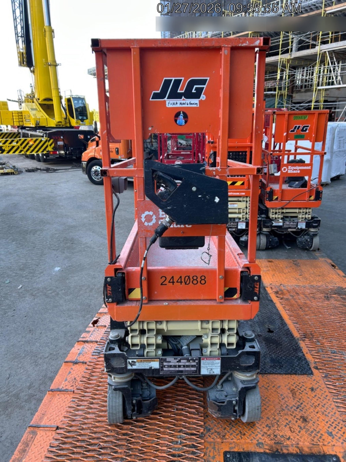 2022 JLG ES1330L