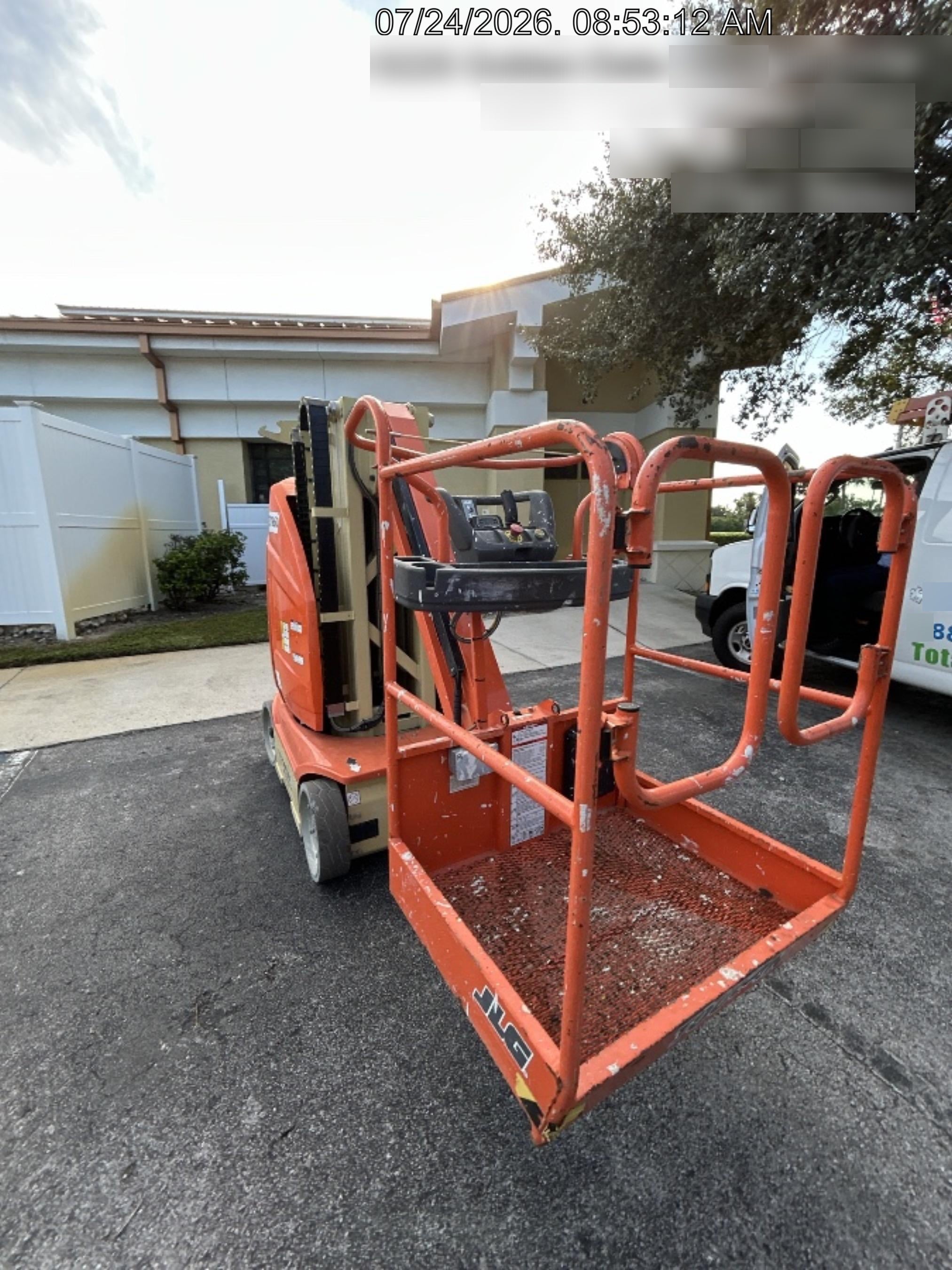 2022 JLG 26E