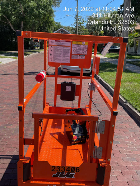 2022 JLG ES1330L