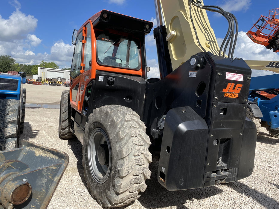 2022 JLG 1732