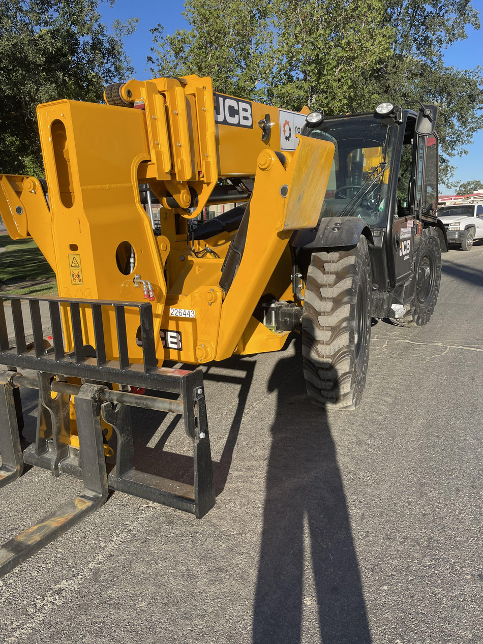 2022 JCB 510-56