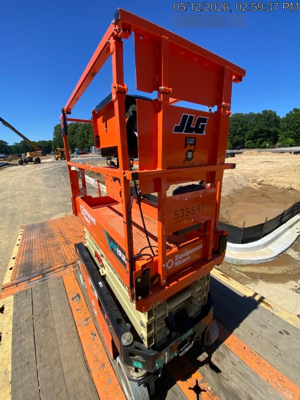 2025 JLG ES1932