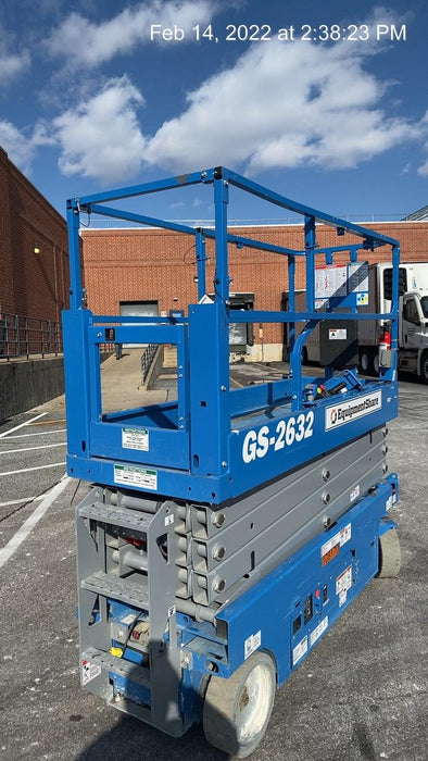 2020 Genie GS-2632 Solid NM Tires, Folding Rails with Half-Height Swing Gate, Beacon