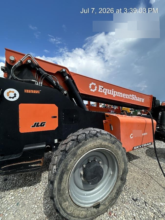 2023 SKYTRAK 8042