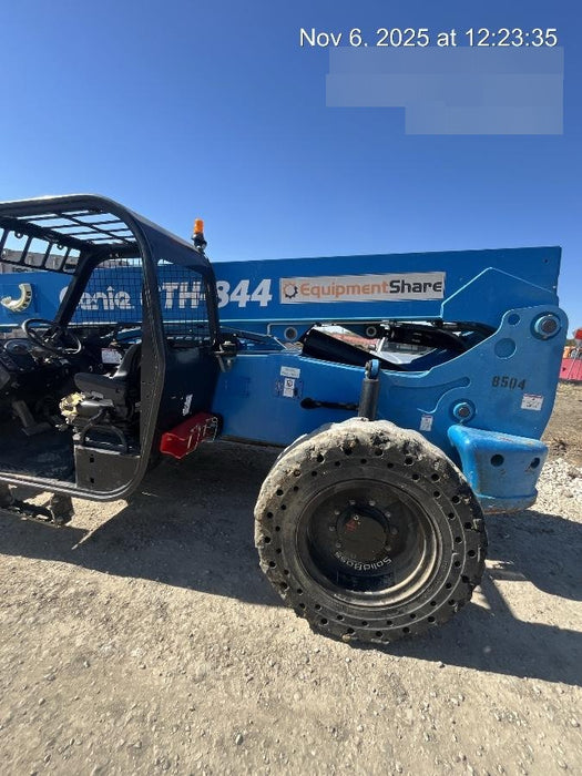 2018 Genie GTH-844 Genie GTH-844D w/Open ROPS, FF Tires, Work Light/Beacon, 60" Carriage and Forks