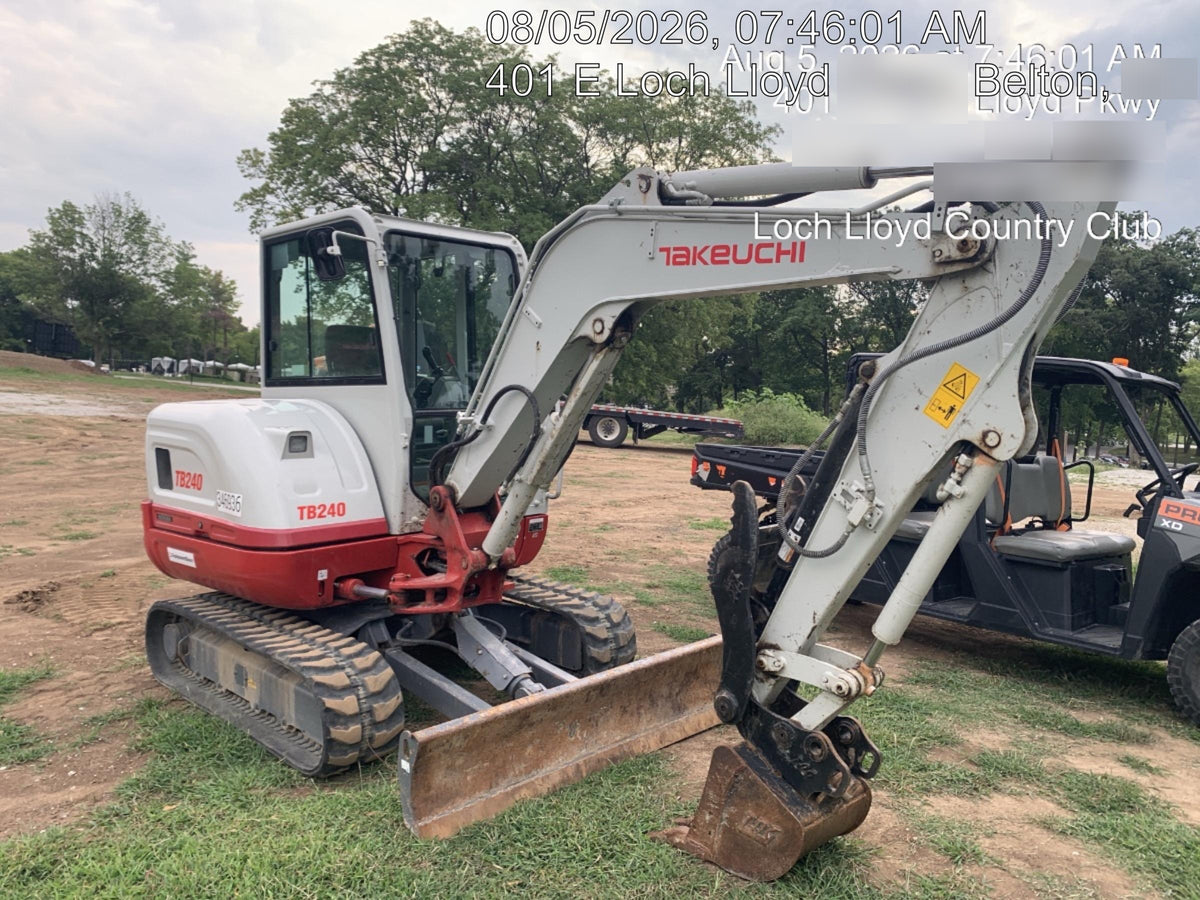 2023 TAKEUCHI TB240-CR