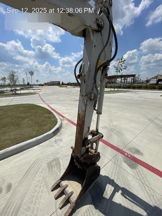 2019 Takeuchi TB260 Canopy, Standard Blade, Auxiliary hydraulics w/Manual QC, Hydraulic thumb, 12" ,18", 24" Bucket