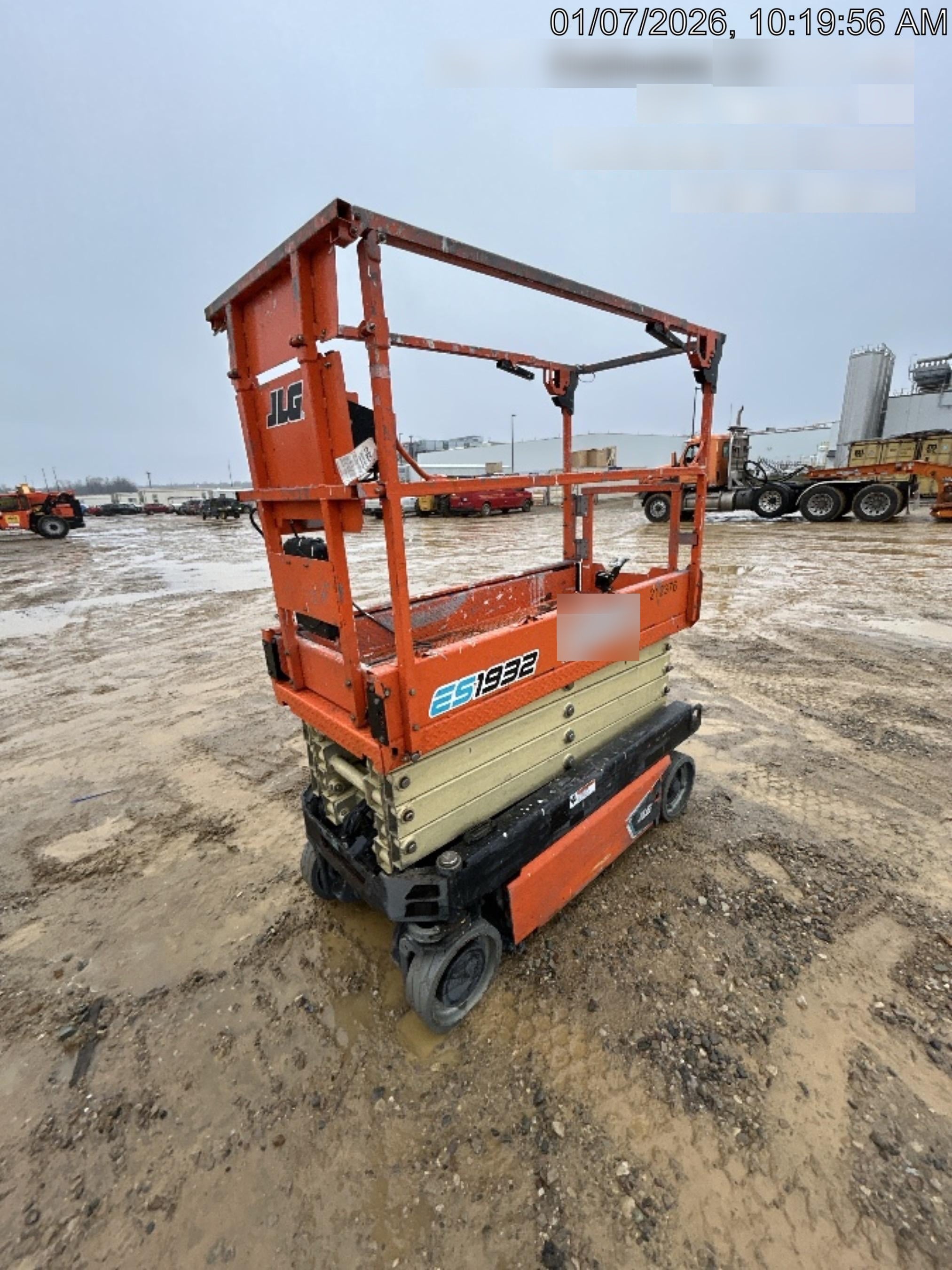 2022 JLG ES1932