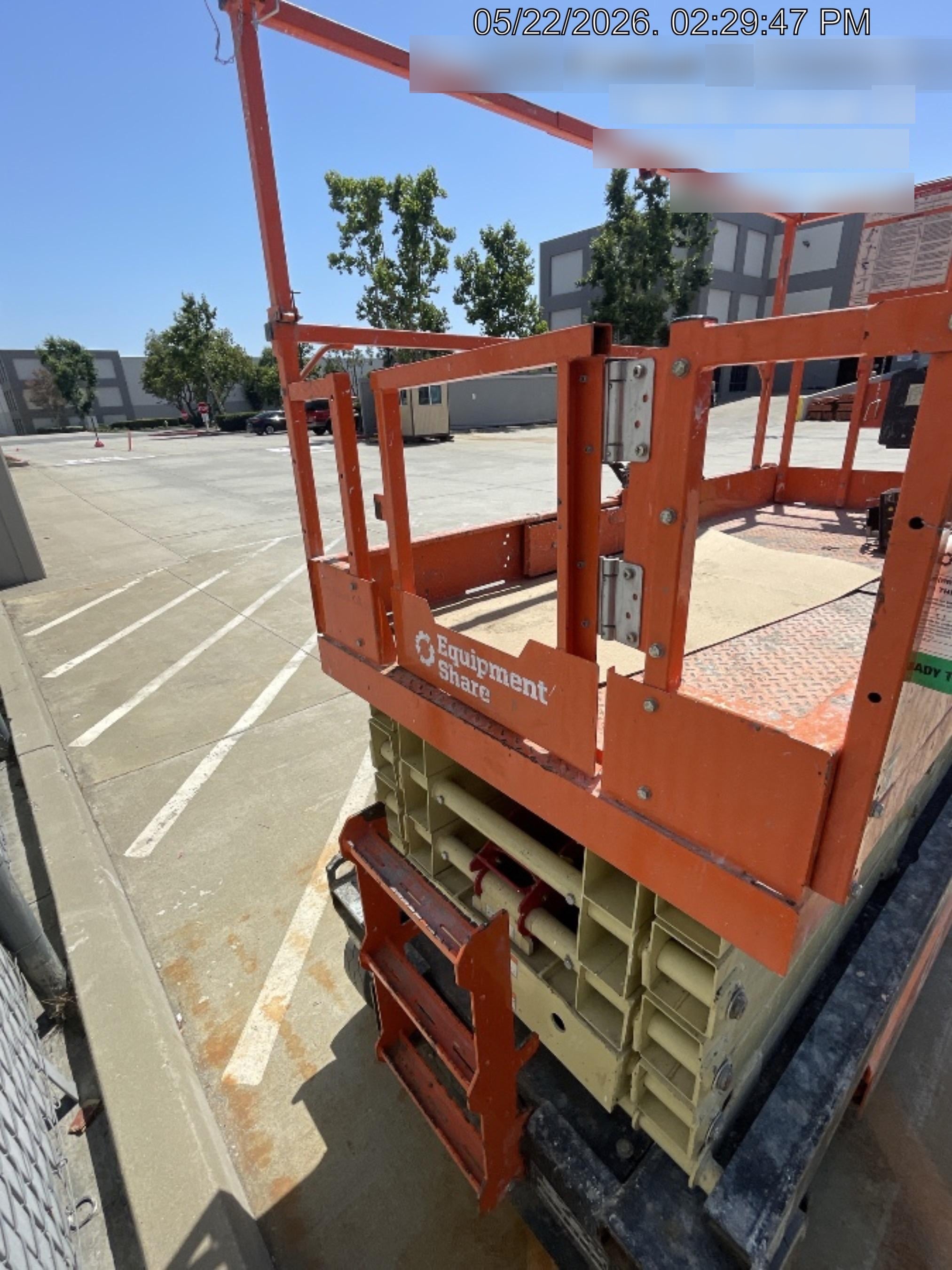2022 JLG ES3246