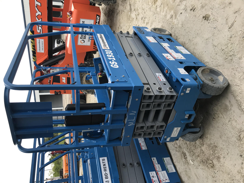 2019 Genie GS-1930 Fixed rails with chain Entry