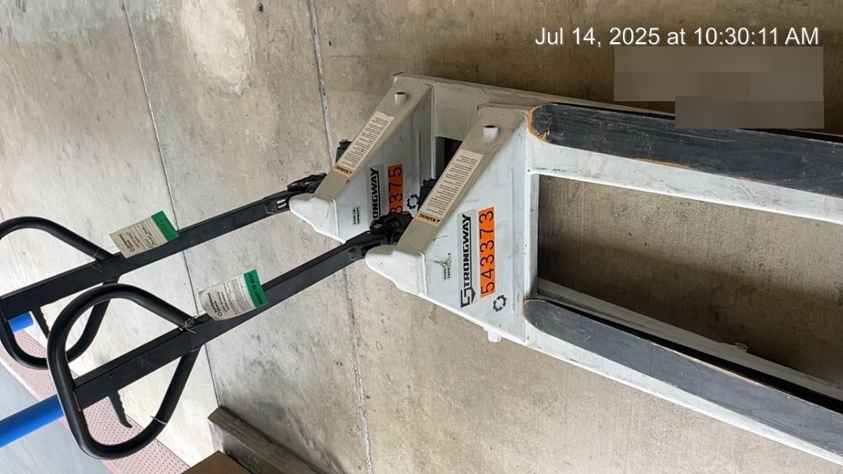 2025 STRONGWAY 4400 lb Pallet Jack